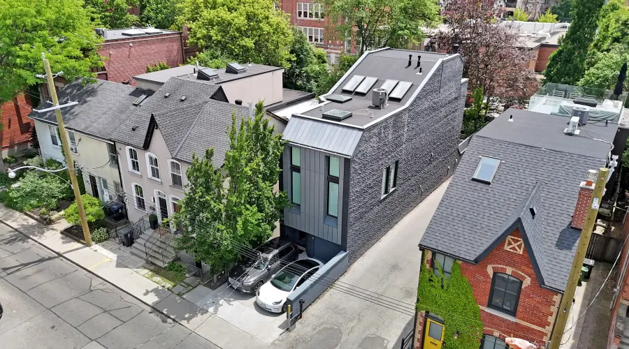 41 Berryman St, Toronto, Ontario, Canada, 3 Bedrooms Bedrooms, ,3 BathroomsBathrooms,Residential,For Sale,Berryman,1867944