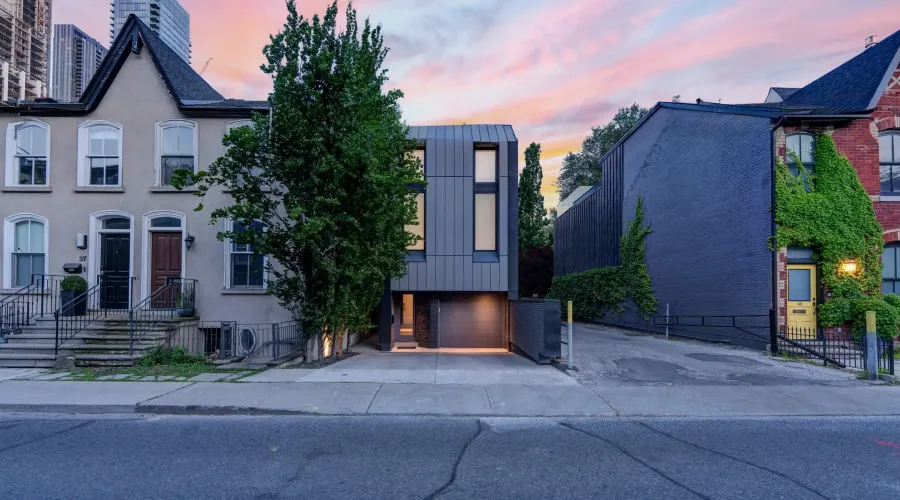 41 Berryman St, Toronto, Ontario, Canada, 3 Bedrooms Bedrooms, ,3 BathroomsBathrooms,Residential,For Sale,Berryman,1867944