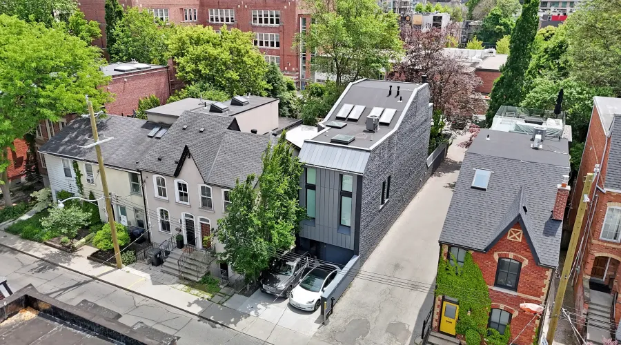 41 Berryman St, Toronto, Ontario, Canada, 3 Bedrooms Bedrooms, ,3 BathroomsBathrooms,Residential,For Sale,Berryman,1867944