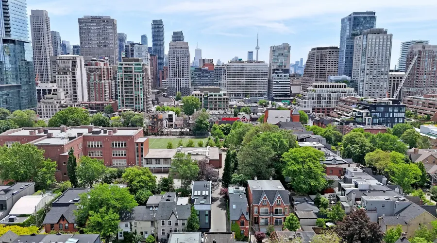 41 Berryman St, Toronto, Ontario, Canada, 3 Bedrooms Bedrooms, ,3 BathroomsBathrooms,Residential,For Sale,Berryman,1867944