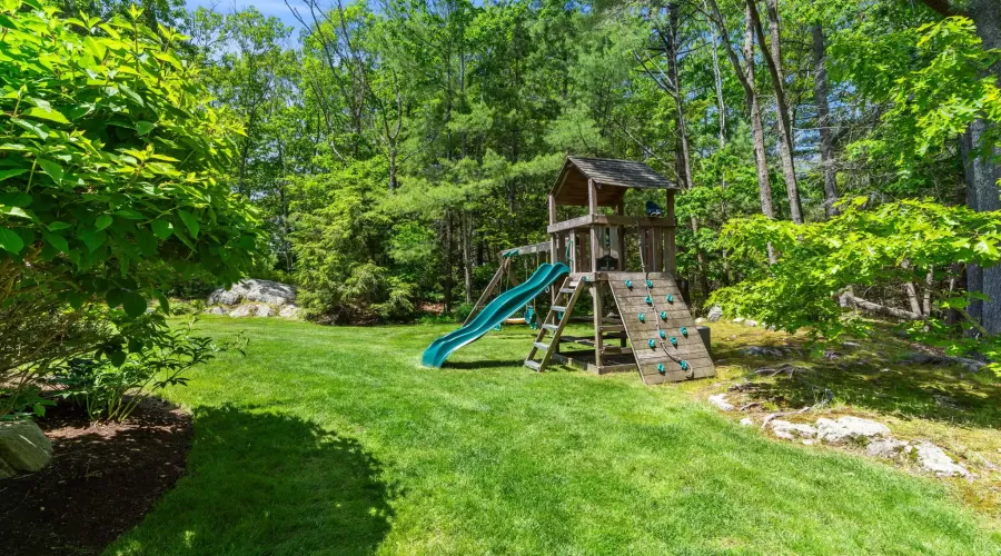 1 Crooked Lane, Manchester, Massachusetts, 01944, United States, 5 Bedrooms Bedrooms, 12 Rooms Rooms,4 BathroomsBathrooms,Residential,For Sale,Crooked,1867945