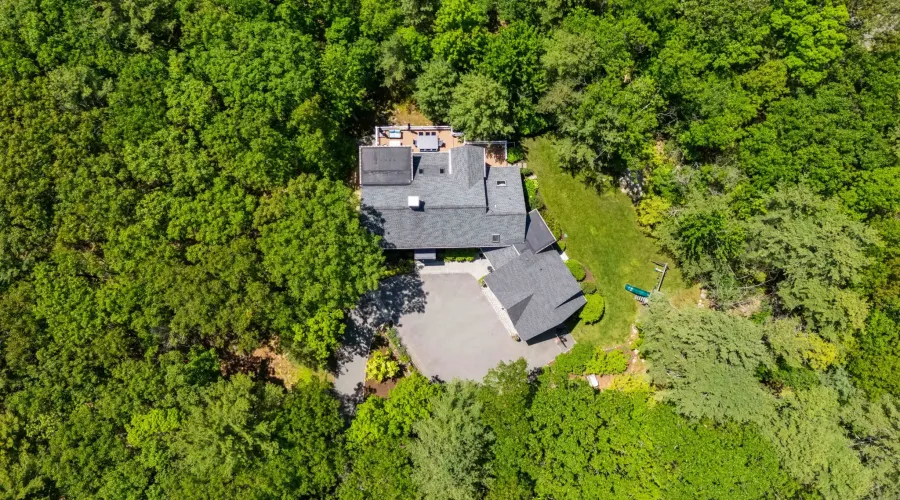 1 Crooked Lane, Manchester, Massachusetts, 01944, United States, 5 Bedrooms Bedrooms, 12 Rooms Rooms,4 BathroomsBathrooms,Residential,For Sale,Crooked,1867945