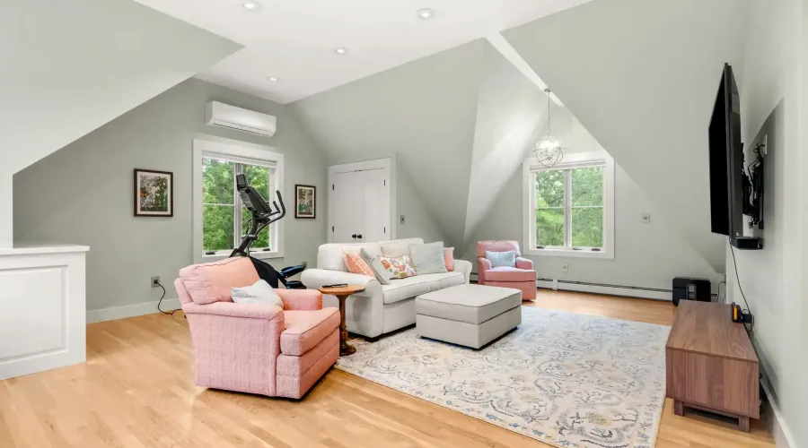 1 Crooked Lane, Manchester, Massachusetts, 01944, United States, 5 Bedrooms Bedrooms, 12 Rooms Rooms,4 BathroomsBathrooms,Residential,For Sale,Crooked,1867945