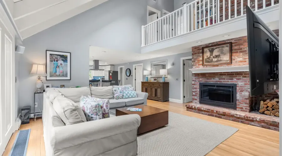1 Crooked Lane, Manchester, Massachusetts, 01944, United States, 5 Bedrooms Bedrooms, 12 Rooms Rooms,4 BathroomsBathrooms,Residential,For Sale,Crooked,1867945