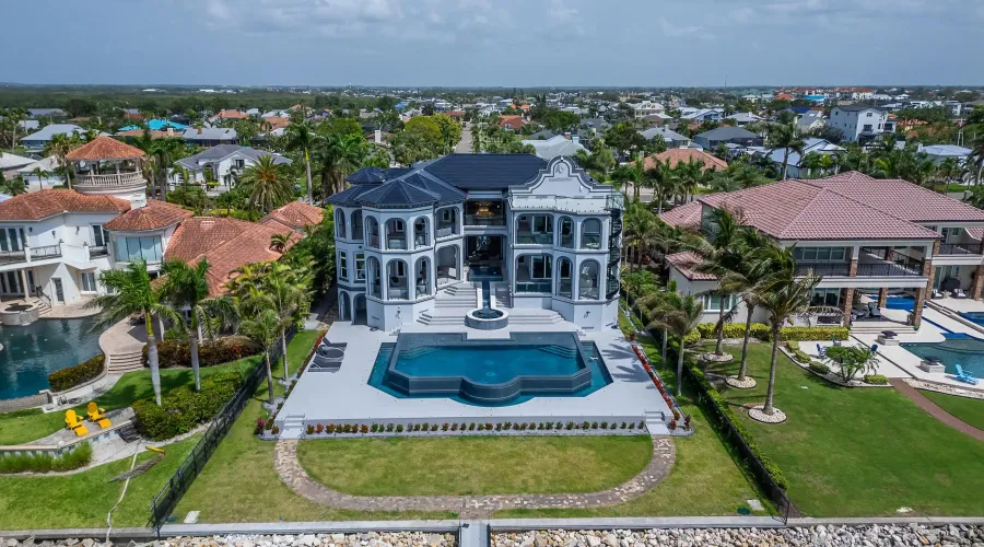 6526 Surfside Blvd, Apollo Beach, Florida, United States, 7 Bedrooms Bedrooms, 27 Rooms Rooms,6 BathroomsBathrooms,Residential,For Sale,Surfside Blvd,3,1868158