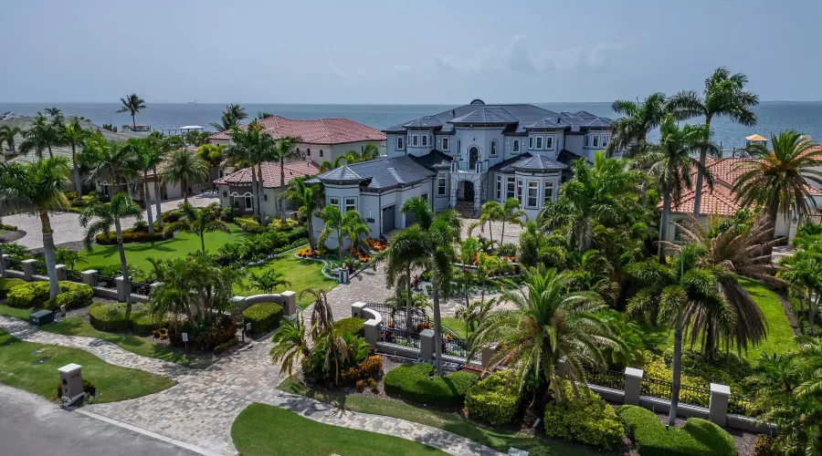 6526 Surfside Blvd, Apollo Beach, Florida, United States, 7 Bedrooms Bedrooms, 27 Rooms Rooms,6 BathroomsBathrooms,Residential,For Sale,Surfside Blvd,3,1868158