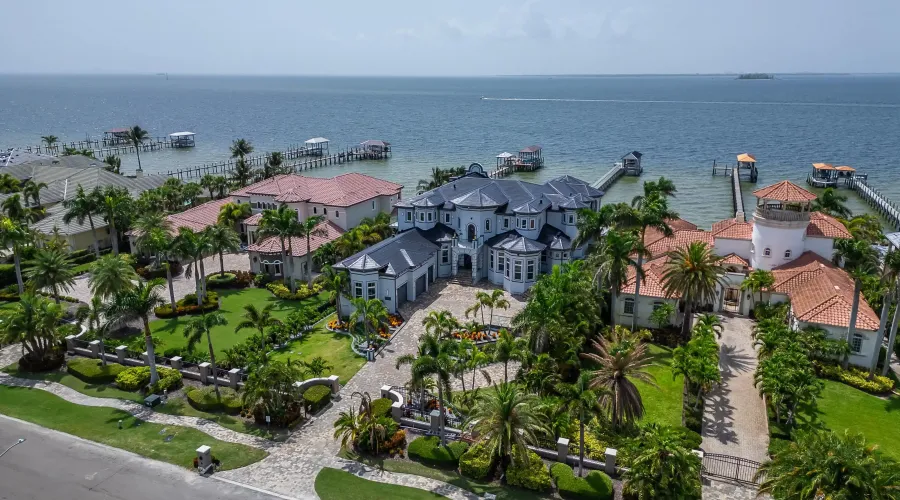 6526 Surfside Blvd, Apollo Beach, Florida, United States, 7 Bedrooms Bedrooms, 27 Rooms Rooms,6 BathroomsBathrooms,Residential,For Sale,Surfside Blvd,3,1868158