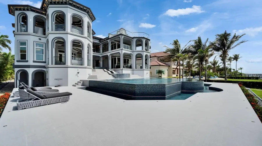 6526 Surfside Blvd, Apollo Beach, Florida, United States, 7 Bedrooms Bedrooms, 27 Rooms Rooms,6 BathroomsBathrooms,Residential,For Sale,Surfside Blvd,3,1868158