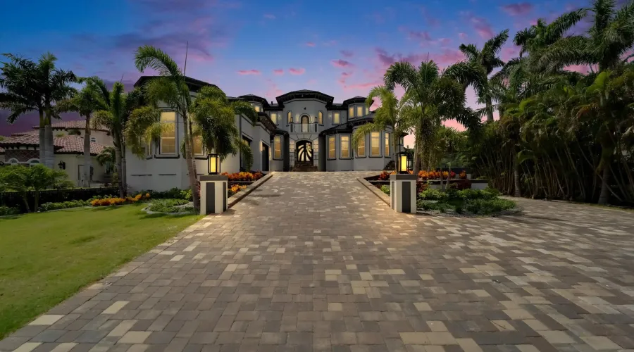 6526 Surfside Blvd, Apollo Beach, Florida, United States, 7 Bedrooms Bedrooms, 27 Rooms Rooms,6 BathroomsBathrooms,Residential,For Sale,Surfside Blvd,3,1868158