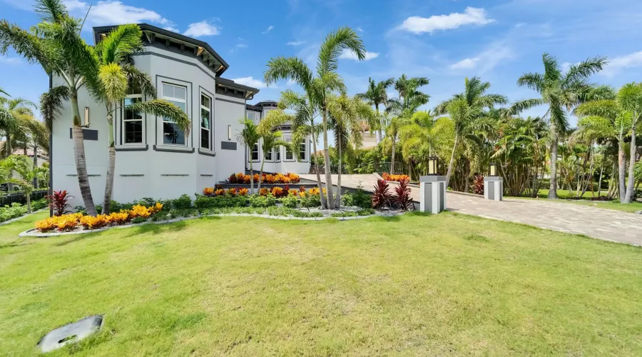 6526 Surfside Blvd, Apollo Beach, Florida, United States, 7 Bedrooms Bedrooms, 27 Rooms Rooms,6 BathroomsBathrooms,Residential,For Sale,Surfside Blvd,3,1868158