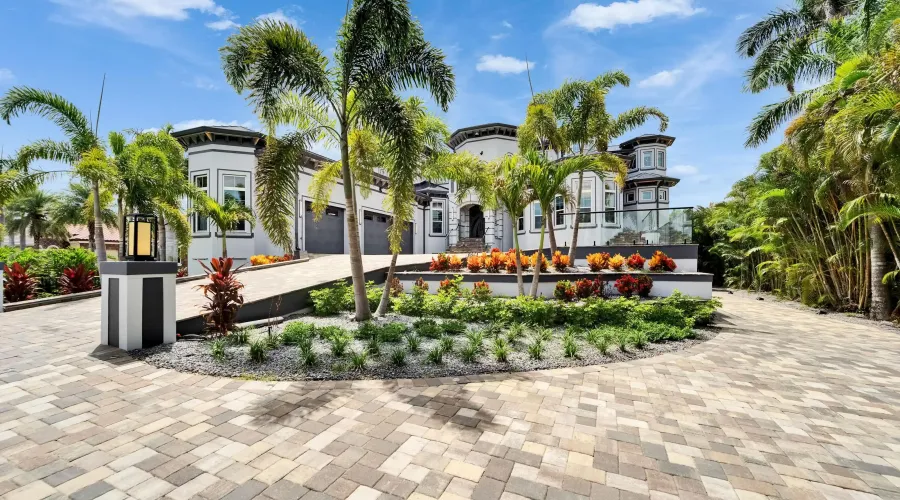 6526 Surfside Blvd, Apollo Beach, Florida, United States, 7 Bedrooms Bedrooms, 27 Rooms Rooms,6 BathroomsBathrooms,Residential,For Sale,Surfside Blvd,3,1868158