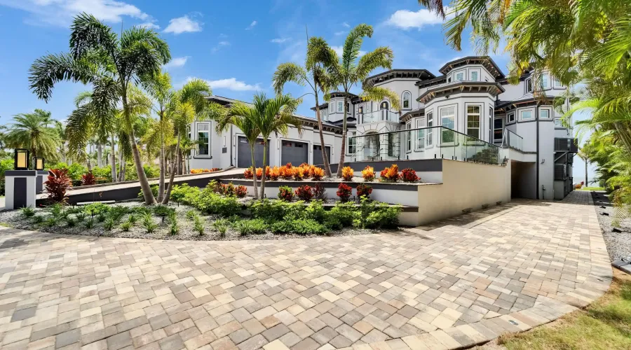6526 Surfside Blvd, Apollo Beach, Florida, United States, 7 Bedrooms Bedrooms, 27 Rooms Rooms,6 BathroomsBathrooms,Residential,For Sale,Surfside Blvd,3,1868158