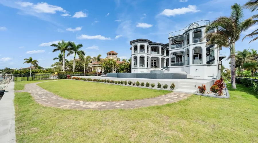 6526 Surfside Blvd, Apollo Beach, Florida, United States, 7 Bedrooms Bedrooms, 27 Rooms Rooms,6 BathroomsBathrooms,Residential,For Sale,Surfside Blvd,3,1868158
