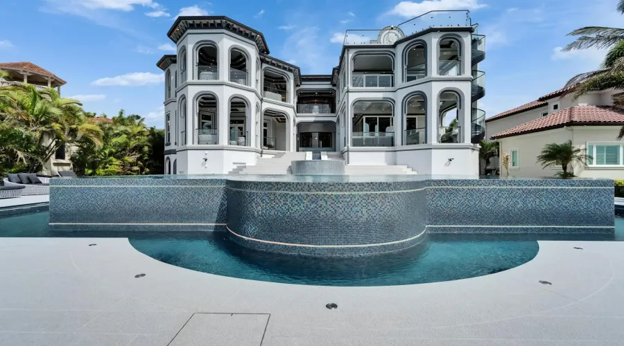 6526 Surfside Blvd, Apollo Beach, Florida, United States, 7 Bedrooms Bedrooms, 27 Rooms Rooms,6 BathroomsBathrooms,Residential,For Sale,Surfside Blvd,3,1868158