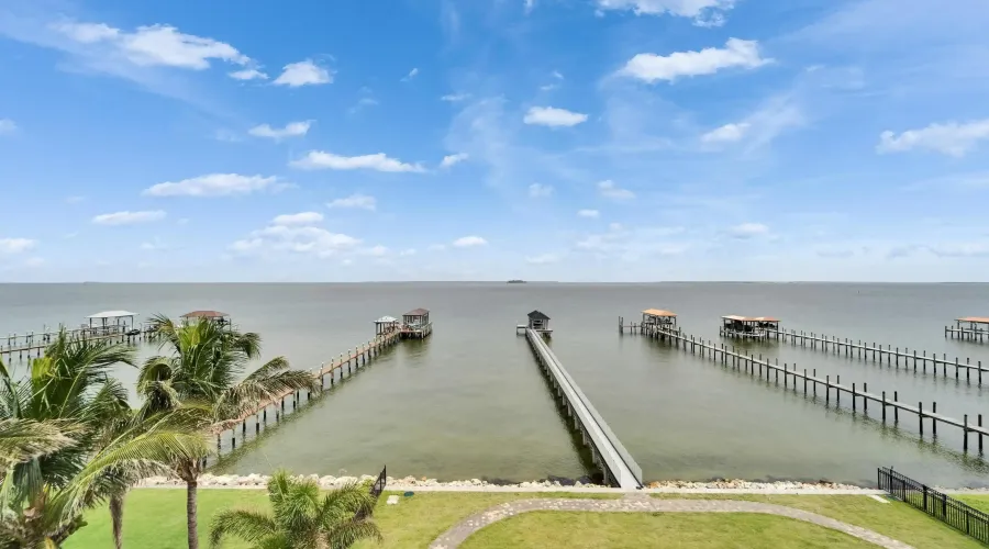 6526 Surfside Blvd, Apollo Beach, Florida, United States, 7 Bedrooms Bedrooms, 27 Rooms Rooms,6 BathroomsBathrooms,Residential,For Sale,Surfside Blvd,3,1868158