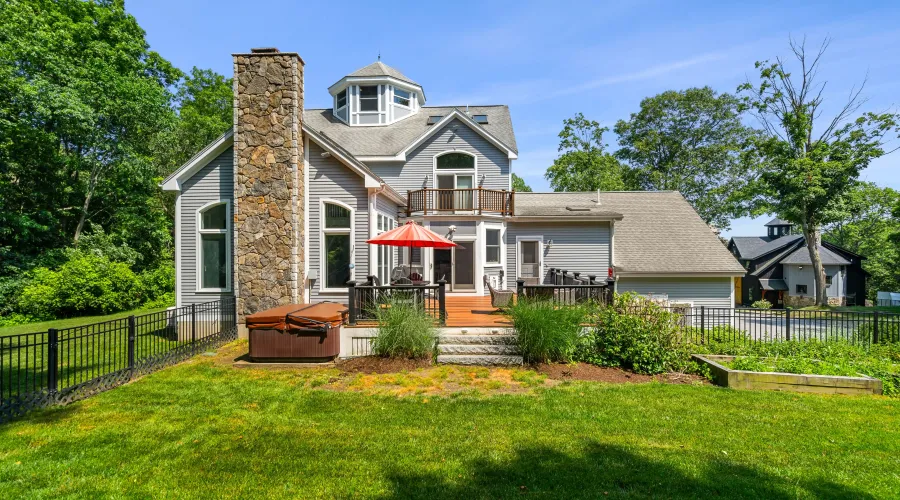 8 Cogswell Street, Ipswich, Massachusetts, 01938, United States, 4 Bedrooms Bedrooms, 11 Rooms Rooms,3 BathroomsBathrooms,Residential,For Sale,Cogswell,1868160