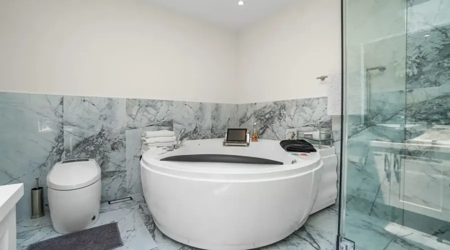 1036 Enola Avenue, Mississauga, Ontario, L5G 4A9, Canada, 3 Bedrooms Bedrooms, ,5 BathroomsBathrooms,Residential,For Sale,1868164