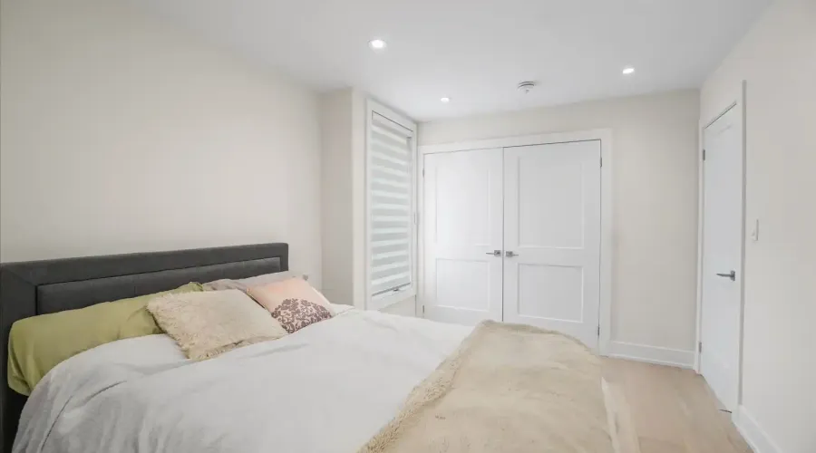 1036 Enola Avenue, Mississauga, Ontario, L5G 4A9, Canada, 3 Bedrooms Bedrooms, ,5 BathroomsBathrooms,Residential,For Sale,1868164