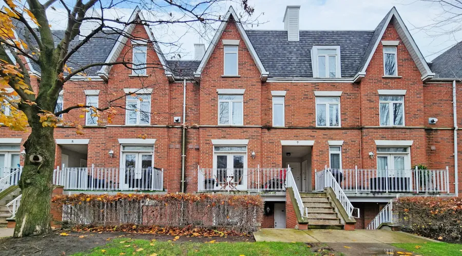 7 Sudbury St, Toronto, Ontario, Canada, 2 Bedrooms Bedrooms, 5 Rooms Rooms,1 BathroomBathrooms,Residential,For Sale,Sudbury ,1869169