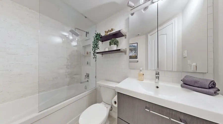 7 Sudbury St, Toronto, Ontario, Canada, 2 Bedrooms Bedrooms, 5 Rooms Rooms,1 BathroomBathrooms,Residential,For Sale,Sudbury ,1869169