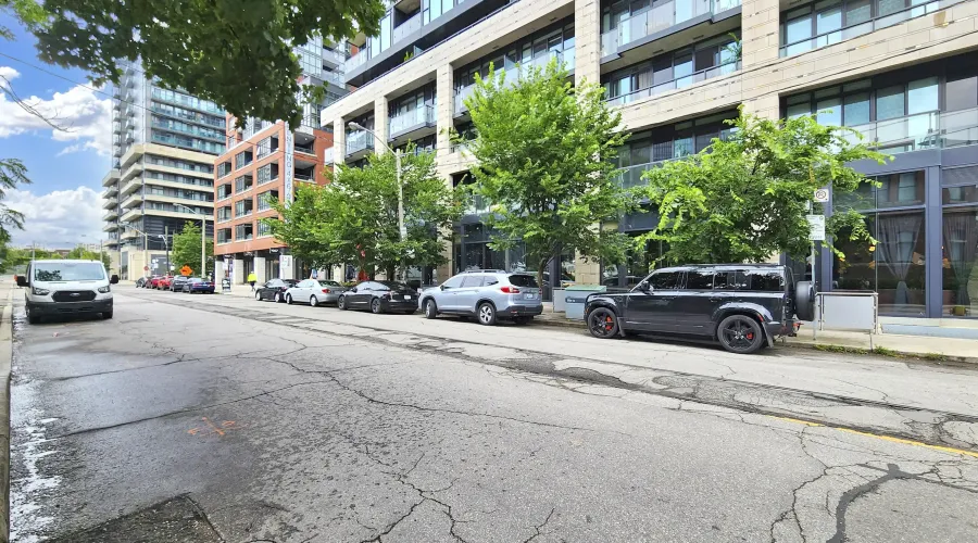 7 Sudbury St, Toronto, Ontario, Canada, 2 Bedrooms Bedrooms, 5 Rooms Rooms,1 BathroomBathrooms,Residential,For Sale,Sudbury ,1869169