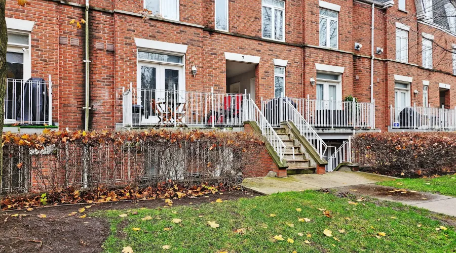 7 Sudbury St, Toronto, Ontario, Canada, 2 Bedrooms Bedrooms, 5 Rooms Rooms,1 BathroomBathrooms,Residential,For Sale,Sudbury ,1869169
