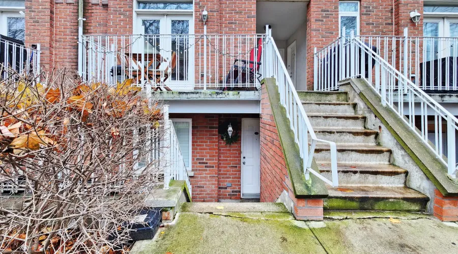 7 Sudbury St, Toronto, Ontario, Canada, 2 Bedrooms Bedrooms, 5 Rooms Rooms,1 BathroomBathrooms,Residential,For Sale,Sudbury ,1869169