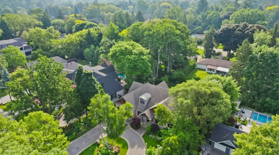 190 Maplewood Road, Mississauga, Ontario, L5G 2M6, Canada, 6 Bedrooms Bedrooms, ,6 BathroomsBathrooms,Residential,For Sale,Maplewood Road,1871837