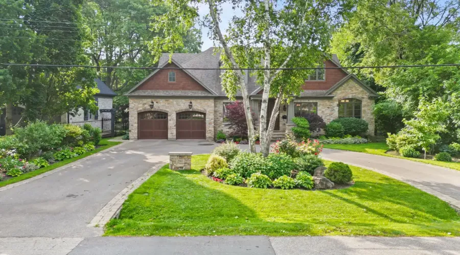 190 Maplewood Road, Mississauga, Ontario, L5G 2M6, Canada, 6 Bedrooms Bedrooms, ,6 BathroomsBathrooms,Residential,For Sale,Maplewood Road,1871837