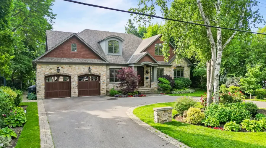 190 Maplewood Road, Mississauga, Ontario, L5G 2M6, Canada, 6 Bedrooms Bedrooms, ,6 BathroomsBathrooms,Residential,For Sale,Maplewood Road,1871837