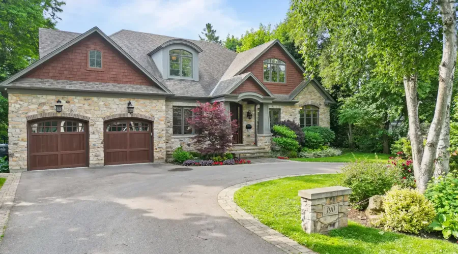 190 Maplewood Road, Mississauga, Ontario, L5G 2M6, Canada, 6 Bedrooms Bedrooms, ,6 BathroomsBathrooms,Residential,For Sale,Maplewood Road,1871837