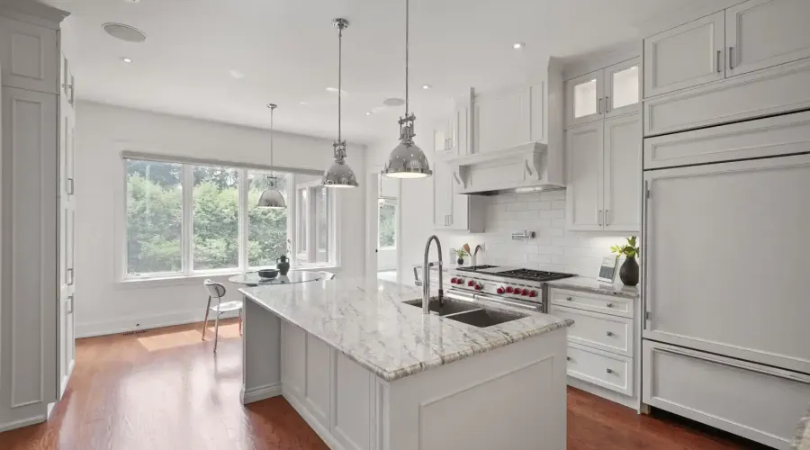 190 Maplewood Road, Mississauga, Ontario, L5G 2M6, Canada, 6 Bedrooms Bedrooms, ,6 BathroomsBathrooms,Residential,For Sale,Maplewood Road,1871837