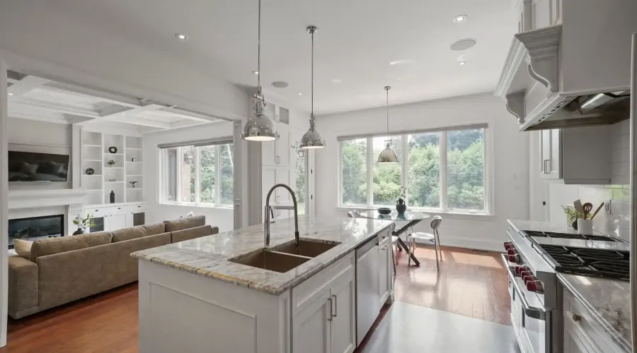 190 Maplewood Road, Mississauga, Ontario, L5G 2M6, Canada, 6 Bedrooms Bedrooms, ,6 BathroomsBathrooms,Residential,For Sale,Maplewood Road,1871837