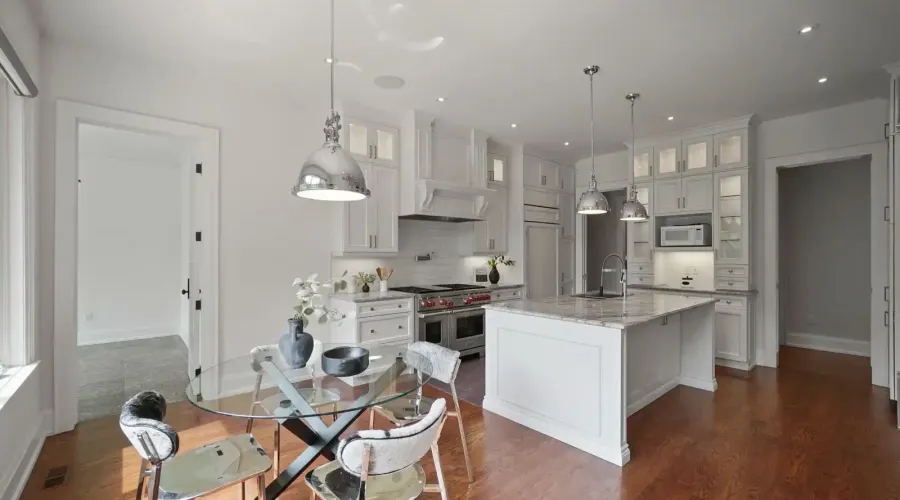 190 Maplewood Road, Mississauga, Ontario, L5G 2M6, Canada, 6 Bedrooms Bedrooms, ,6 BathroomsBathrooms,Residential,For Sale,Maplewood Road,1871837