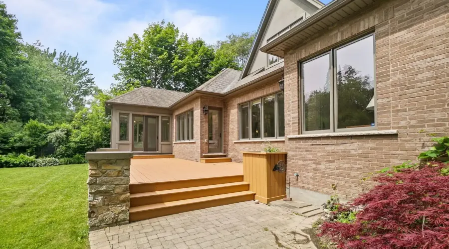 190 Maplewood Road, Mississauga, Ontario, L5G 2M6, Canada, 6 Bedrooms Bedrooms, ,6 BathroomsBathrooms,Residential,For Sale,Maplewood Road,1871837