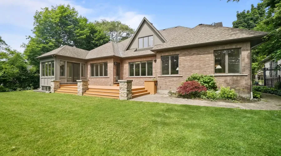 190 Maplewood Road, Mississauga, Ontario, L5G 2M6, Canada, 6 Bedrooms Bedrooms, ,6 BathroomsBathrooms,Residential,For Sale,Maplewood Road,1871837