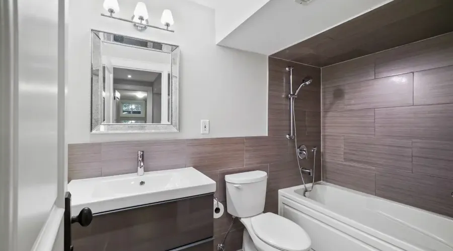 190 Maplewood Road, Mississauga, Ontario, L5G 2M6, Canada, 6 Bedrooms Bedrooms, ,6 BathroomsBathrooms,Residential,For Sale,Maplewood Road,1871837