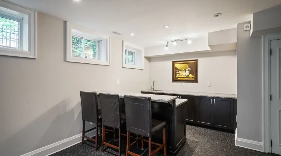 190 Maplewood Road, Mississauga, Ontario, L5G 2M6, Canada, 6 Bedrooms Bedrooms, ,6 BathroomsBathrooms,Residential,For Sale,Maplewood Road,1871837