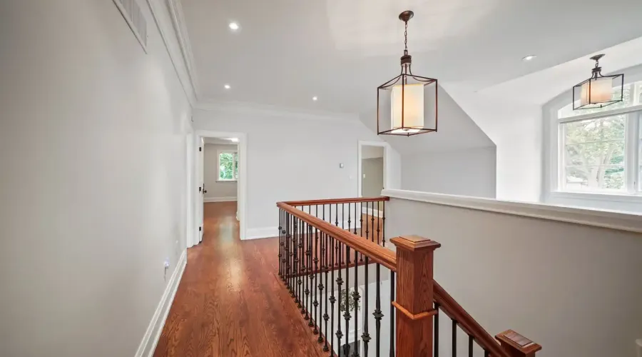 190 Maplewood Road, Mississauga, Ontario, L5G 2M6, Canada, 6 Bedrooms Bedrooms, ,6 BathroomsBathrooms,Residential,For Sale,Maplewood Road,1871837