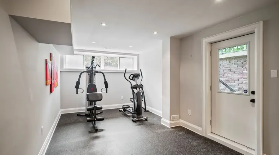 190 Maplewood Road, Mississauga, Ontario, L5G 2M6, Canada, 6 Bedrooms Bedrooms, ,6 BathroomsBathrooms,Residential,For Sale,Maplewood Road,1871837
