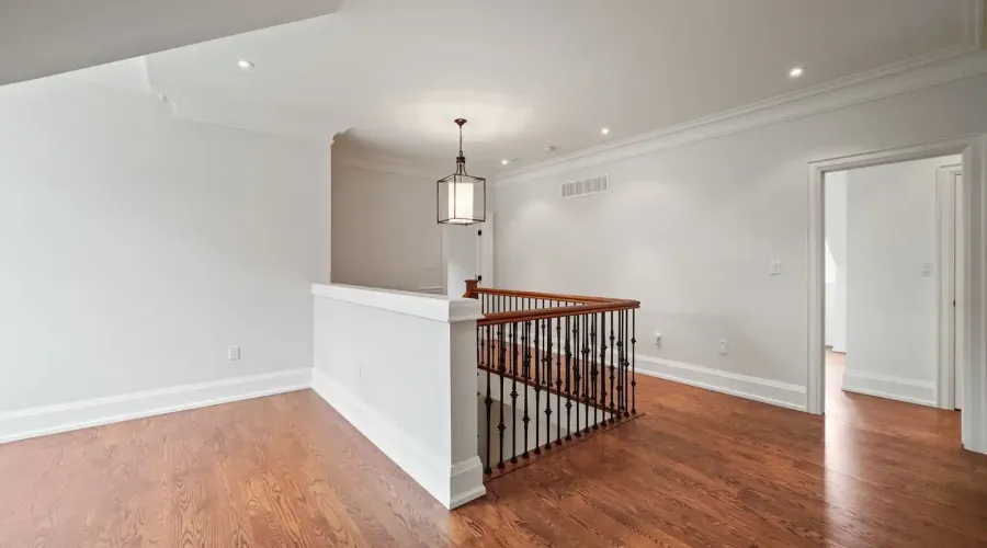 190 Maplewood Road, Mississauga, Ontario, L5G 2M6, Canada, 6 Bedrooms Bedrooms, ,6 BathroomsBathrooms,Residential,For Sale,Maplewood Road,1871837