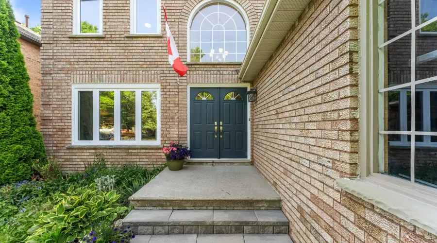 61 Gilbank Dr, Toronto, Ontario, Canada, 4 Bedrooms Bedrooms, ,3 BathroomsBathrooms,Residential,For Sale,Gilbank,1876892