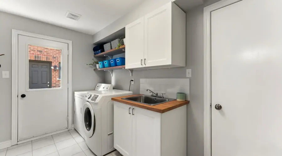 61 Gilbank Dr, Toronto, Ontario, Canada, 4 Bedrooms Bedrooms, ,3 BathroomsBathrooms,Residential,For Sale,Gilbank,1876892
