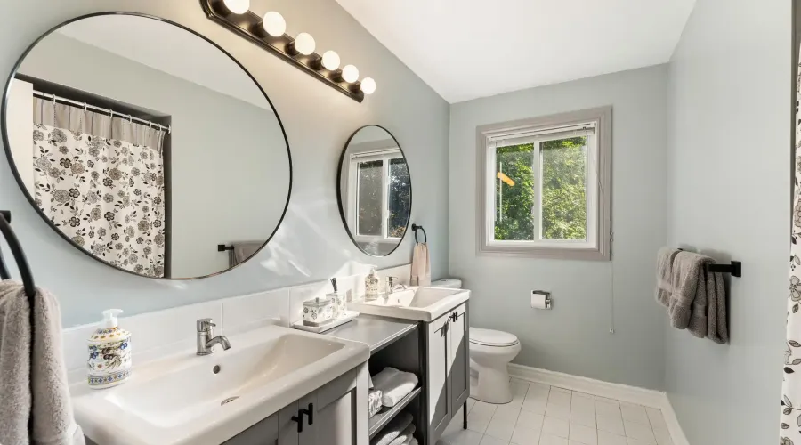 61 Gilbank Dr, Toronto, Ontario, Canada, 4 Bedrooms Bedrooms, ,3 BathroomsBathrooms,Residential,For Sale,Gilbank,1876892