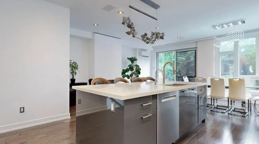 330 Cedarvale Ave, Toronto, Ontario, Canada, 3 Bedrooms Bedrooms, ,4 BathroomsBathrooms,Residential,For Sale,Cedarvale,1877870