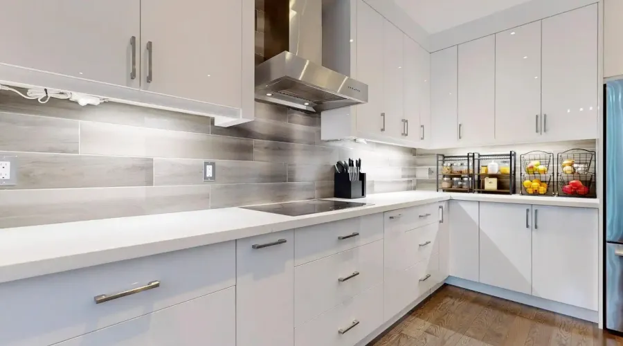 330 Cedarvale Ave, Toronto, Ontario, Canada, 3 Bedrooms Bedrooms, ,4 BathroomsBathrooms,Residential,For Sale,Cedarvale,1877870