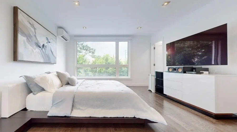 330 Cedarvale Ave, Toronto, Ontario, Canada, 3 Bedrooms Bedrooms, ,4 BathroomsBathrooms,Residential,For Sale,Cedarvale,1877870