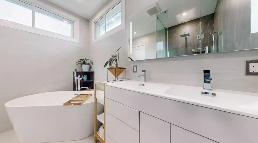 330 Cedarvale Ave, Toronto, Ontario, Canada, 3 Bedrooms Bedrooms, ,4 BathroomsBathrooms,Residential,For Sale,Cedarvale,1877870