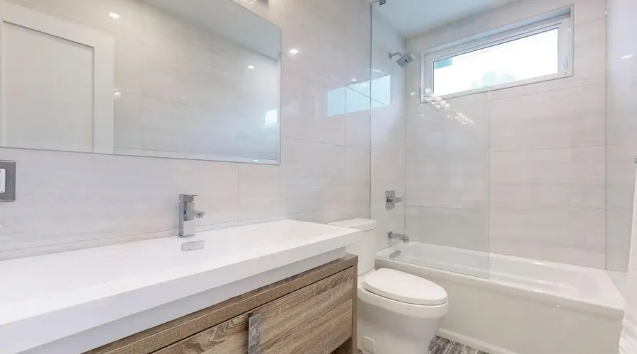 330 Cedarvale Ave, Toronto, Ontario, Canada, 3 Bedrooms Bedrooms, ,4 BathroomsBathrooms,Residential,For Sale,Cedarvale,1877870