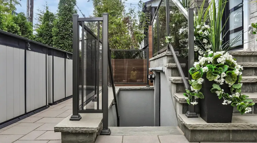 330 Cedarvale Ave, Toronto, Ontario, Canada, 3 Bedrooms Bedrooms, ,4 BathroomsBathrooms,Residential,For Sale,Cedarvale,1877870